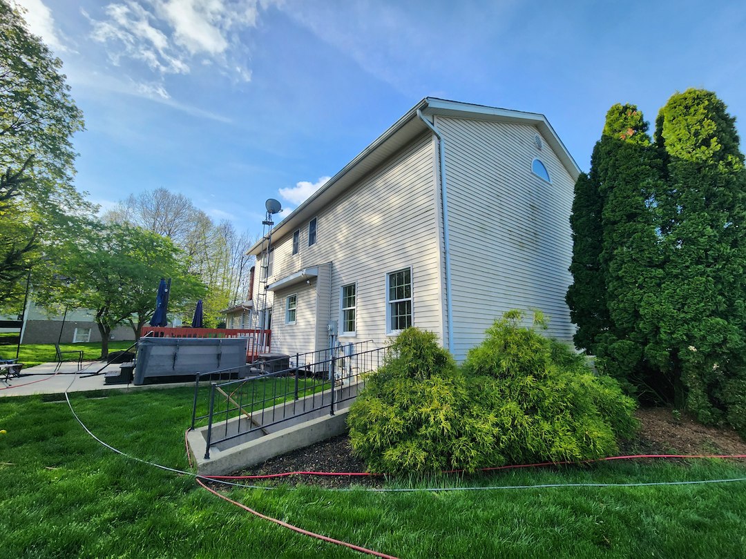 Hillsboro Ohio's Premier House Washing Company: Weathered Woof Xterior Cleaning, LLC