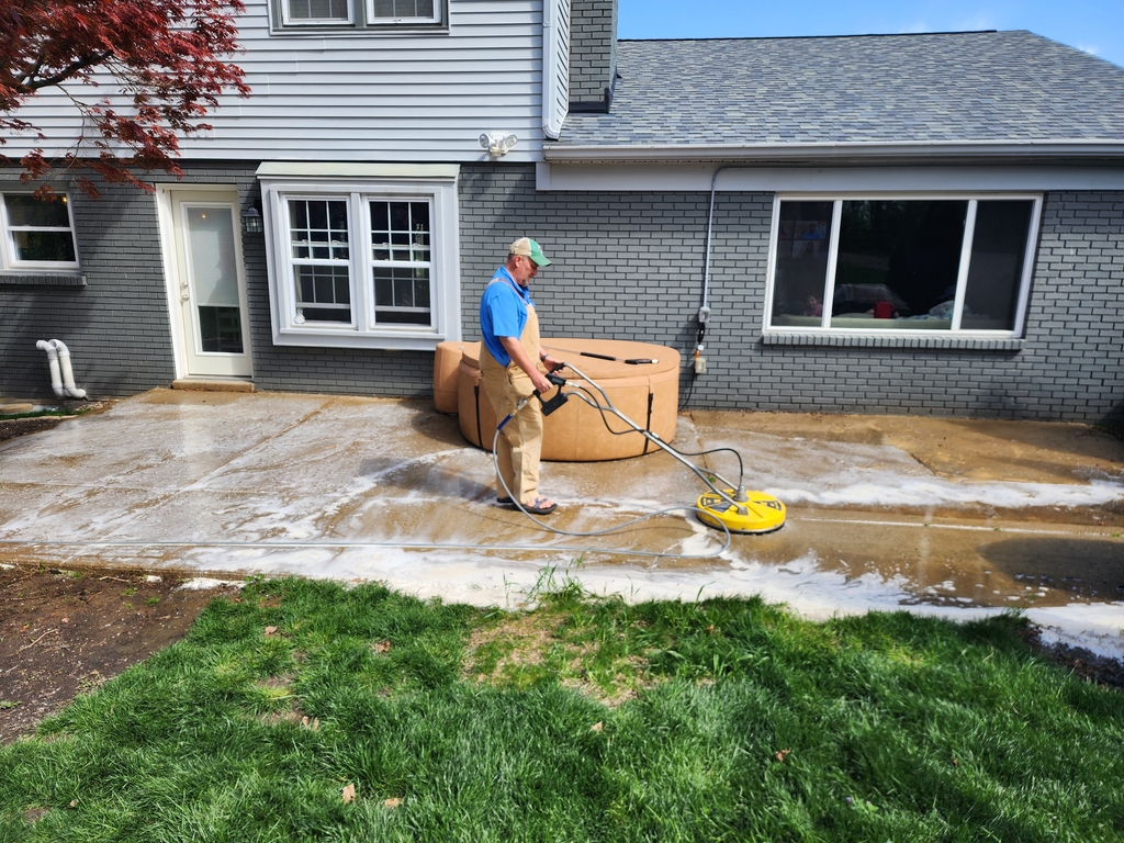 House Washing in Madeira Ohio