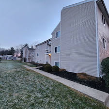 Top-Quality-Apartment-Washing-in-Cincinnati-Ohio-Softwashing 2
